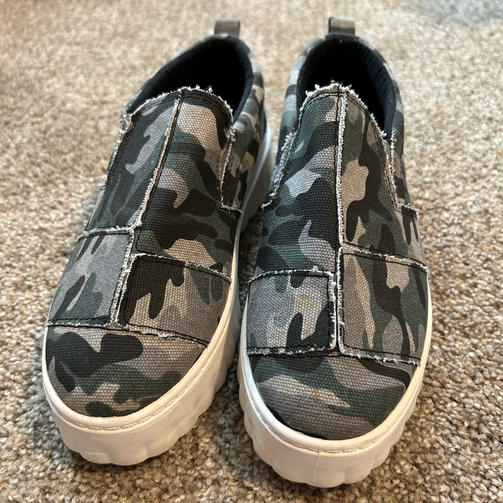 Camouflage Slip-On Women’s Platform Shoes